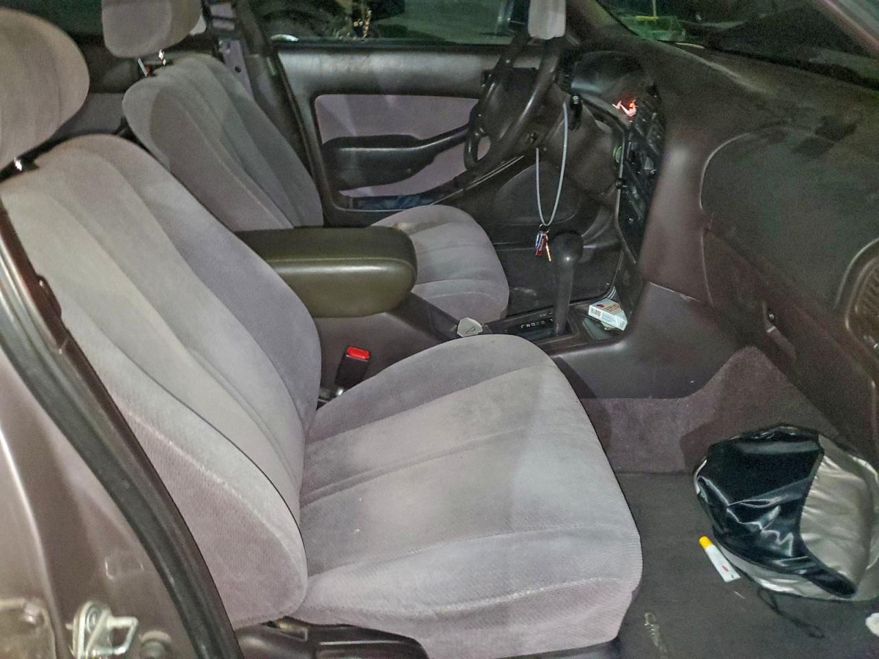 1995 Toyota Camry Le VIN: 096561 Lot: 95112405