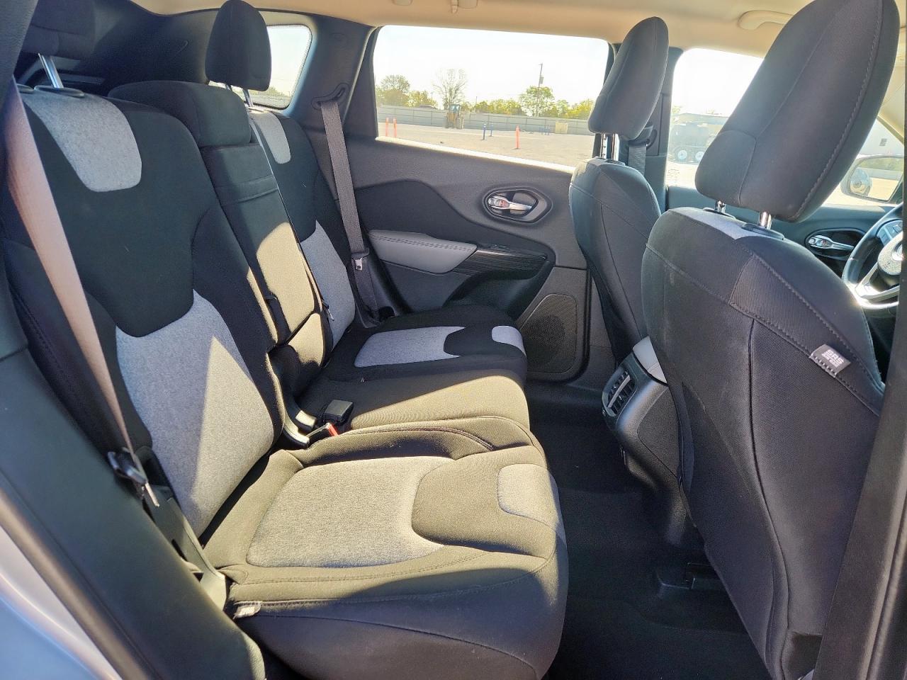 2014 Jeep Cherokee Latitude VIN: 1C4PJLCB2EW168558 Lot: 92638365