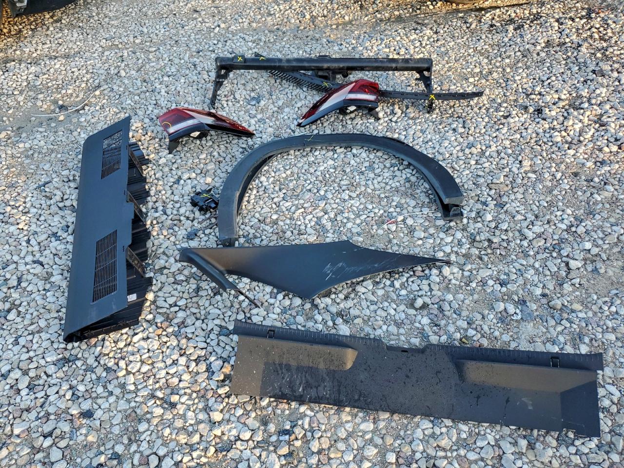 2025 Volkswagen Atlas Cross Sport Sel R-Line VIN: 1V2AE2CA0SC208398 Lot: 94147355