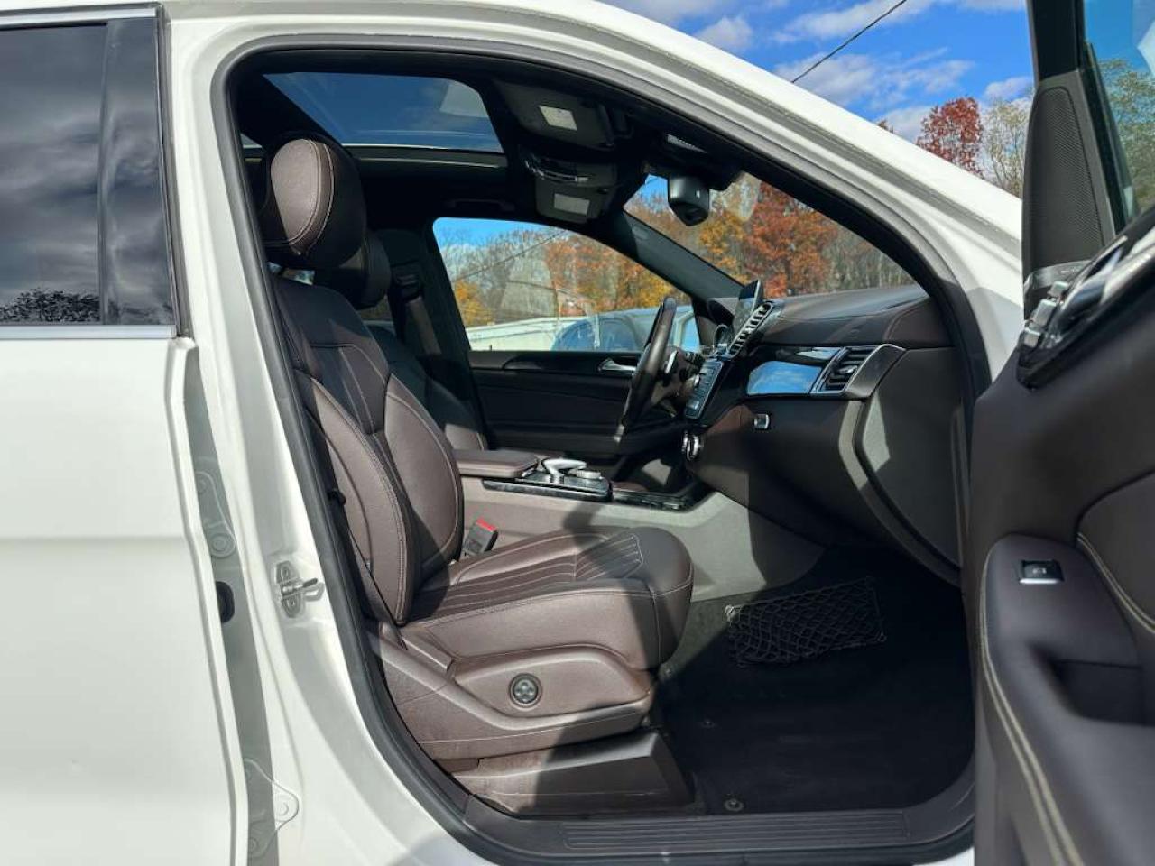 Фото: 4JGDF6EE9HA798054