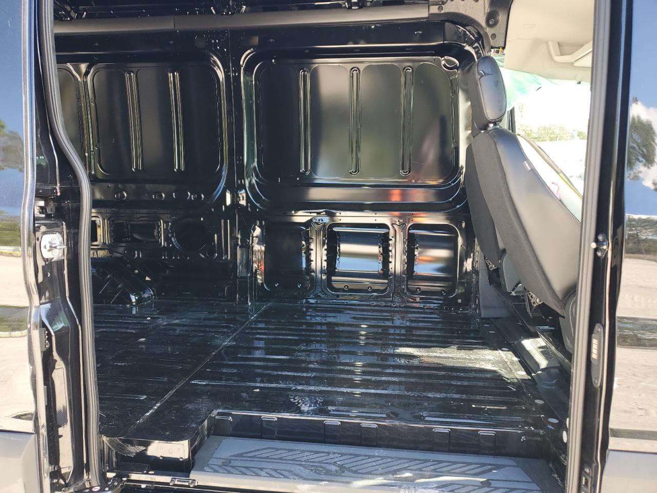 2024 Ford Transit Delivery Van VIN: 1FTBR1C84RKB74726 Lot: 92096655