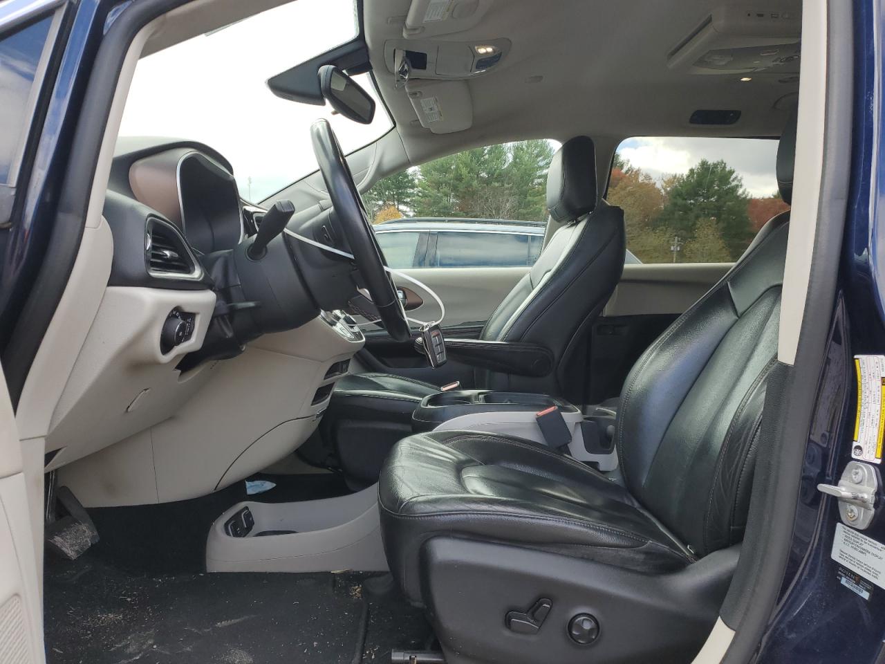 2017 Chrysler Pacifica Touring L VIN: 2C4RC1BG3HR524775 Lot: 86318565