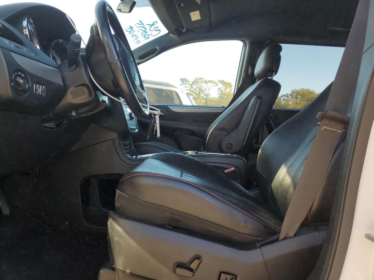 2015 Dodge Grand Caravan R/T VIN: 2C4RDGEG6FR607576 Lot: 93466735