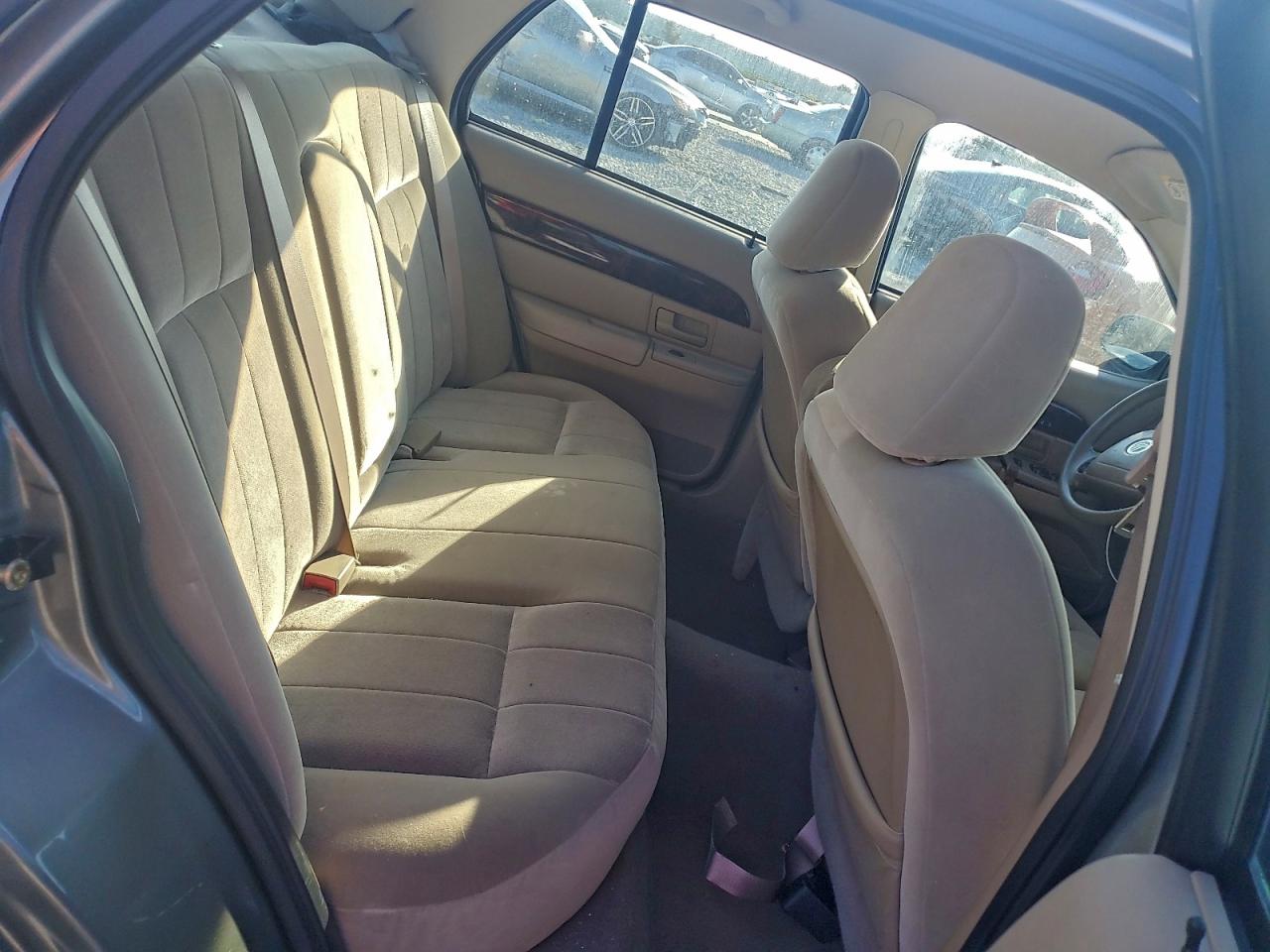 2004 Mercury Grand Marquis Gs VIN: 2MEFM74W24X661234 Lot: 93932285