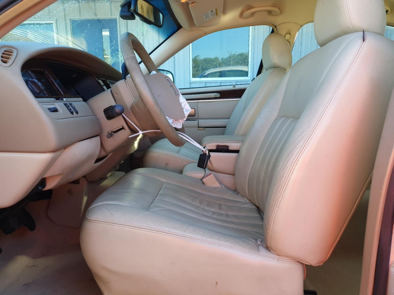 2006 Lincoln Town Car Signature VIN: 1LNHM81W56Y638064 Lot: 92654125