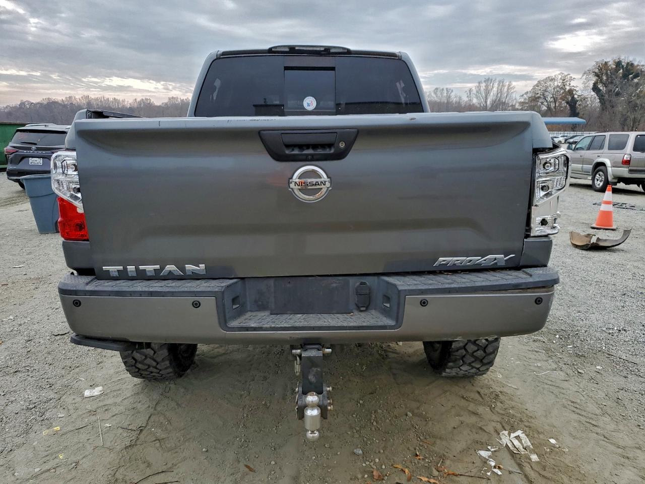 2017 Nissan Titan Sv VIN: 1N6AA1E57HN504178 Lot: 93763325