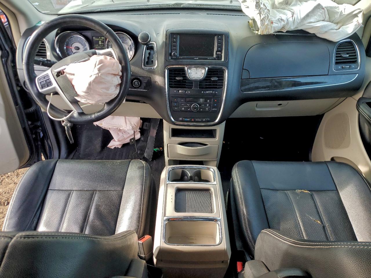 2015 Chrysler Town And Country VIN: 2C4RC1CG2FR677563 Lot: 93902505