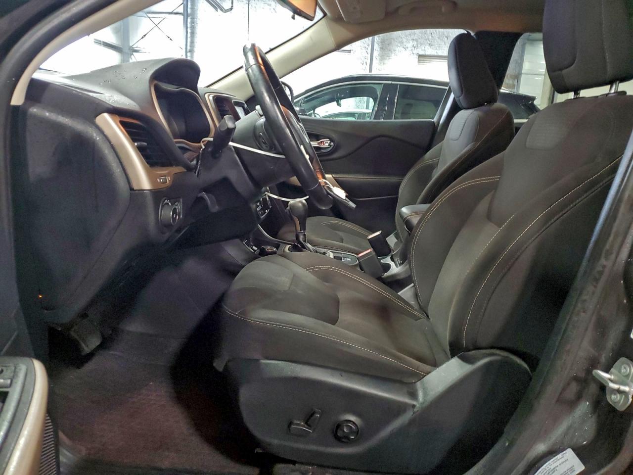 2017 Jeep Cherokee Latitude VIN: 1C4PJMCS5HW605009 Lot: 94439135