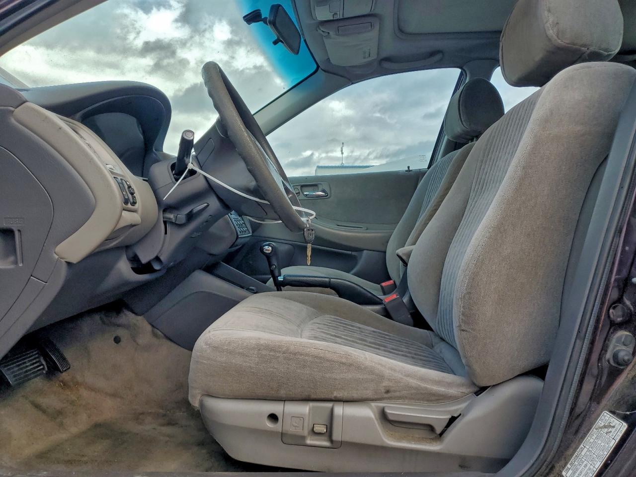 1998 Honda Accord Ex VIN: 1HGCG5654WA008891 Lot: 94146035