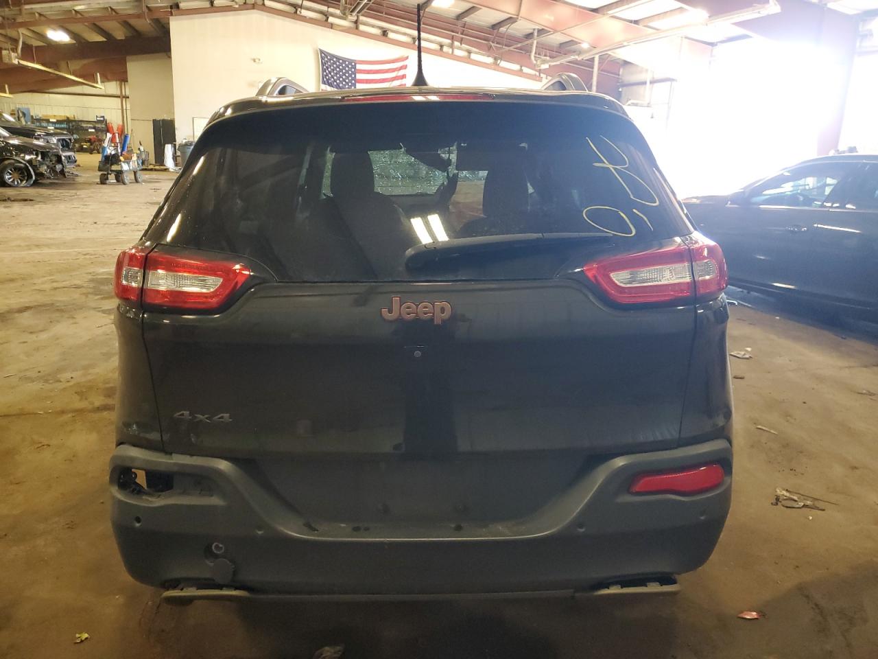 2016 Jeep Cherokee Latitude VIN: 1C4PJMCB6GW235039 Lot: 92290465