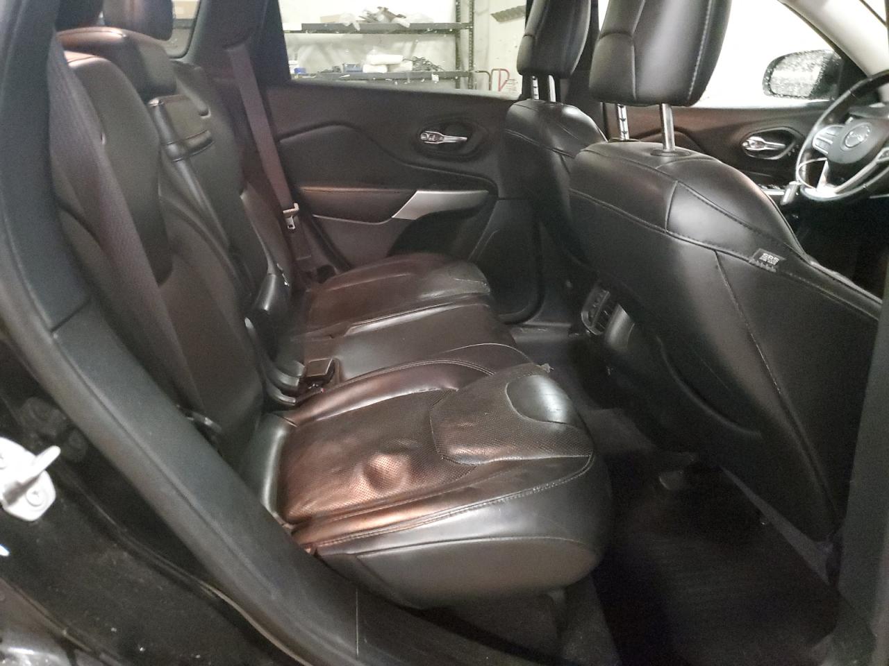 2017 Jeep Cherokee Overland VIN: 1C4PJMJS3HW564916 Lot: 92181315