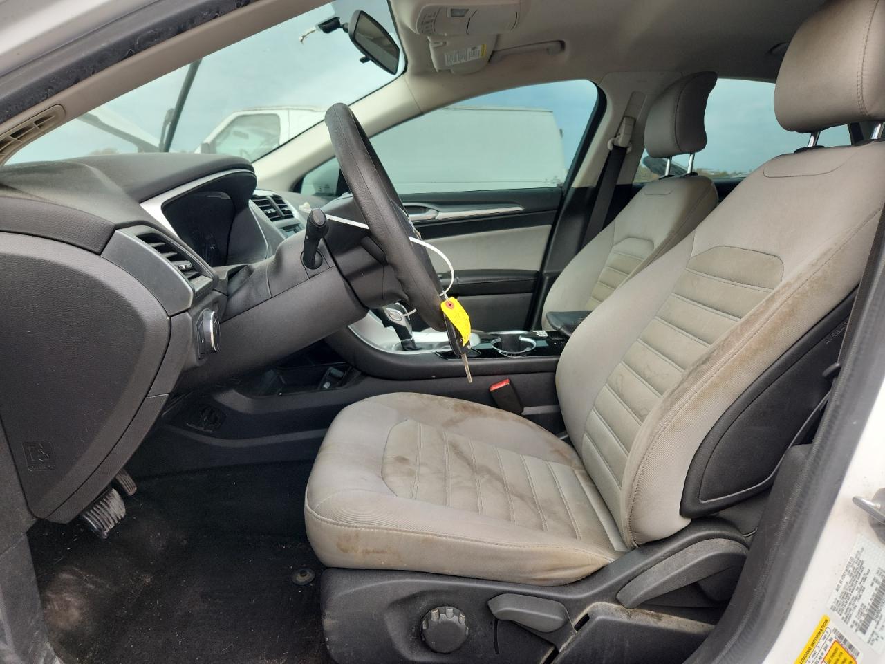 2015 Ford Fusion S VIN: 3FA6P0G75FR215834 Lot: 93034355