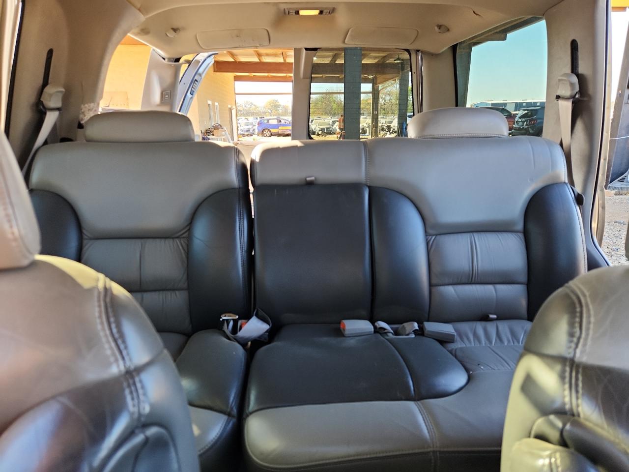 2000 Chevrolet Tahoe K1500 VIN: 1GNEK13R9YR163017 Lot: 93555055