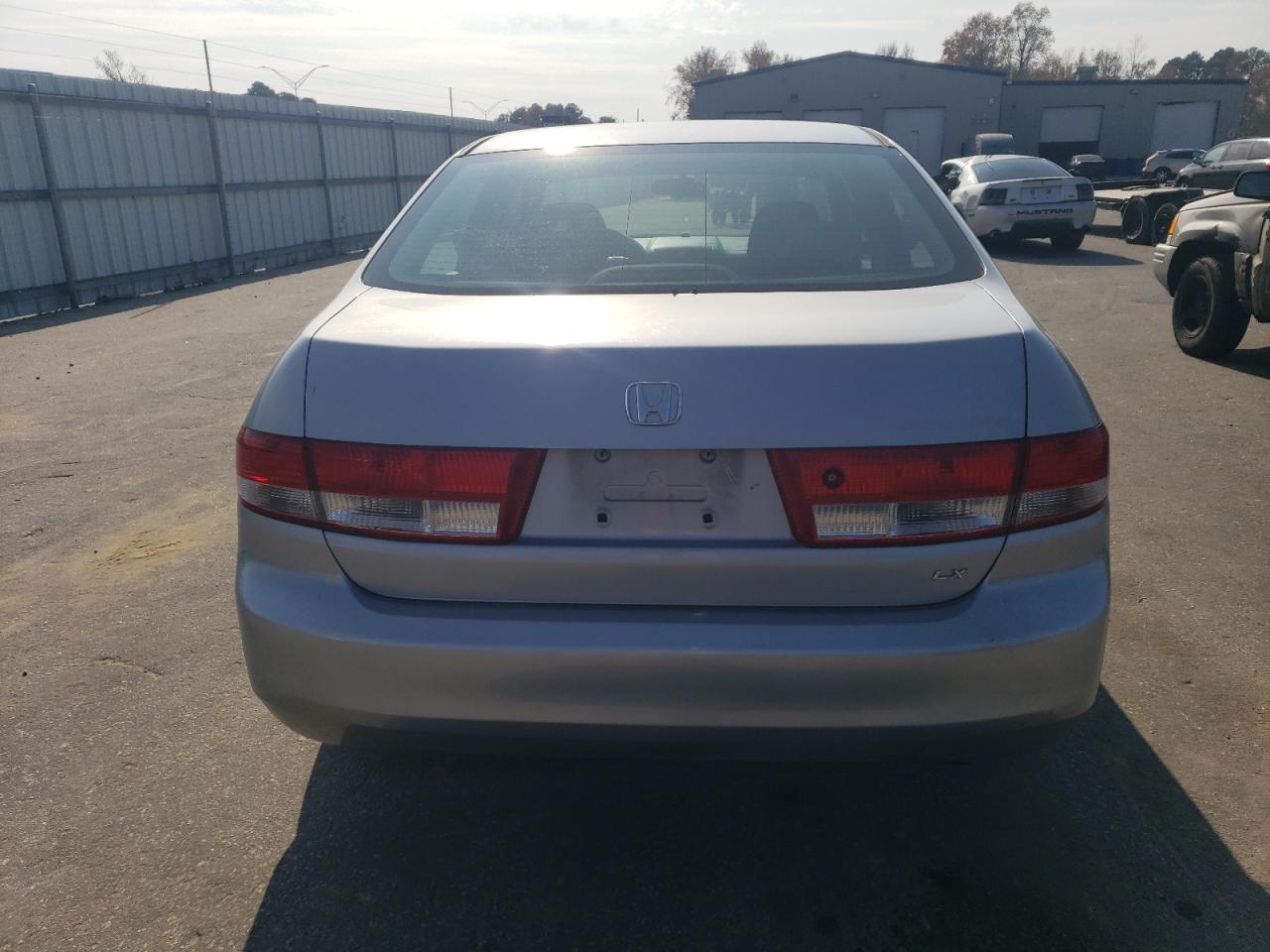 2004 Honda Accord Lx VIN: 1HGCM56404A100187 Lot: 92123185