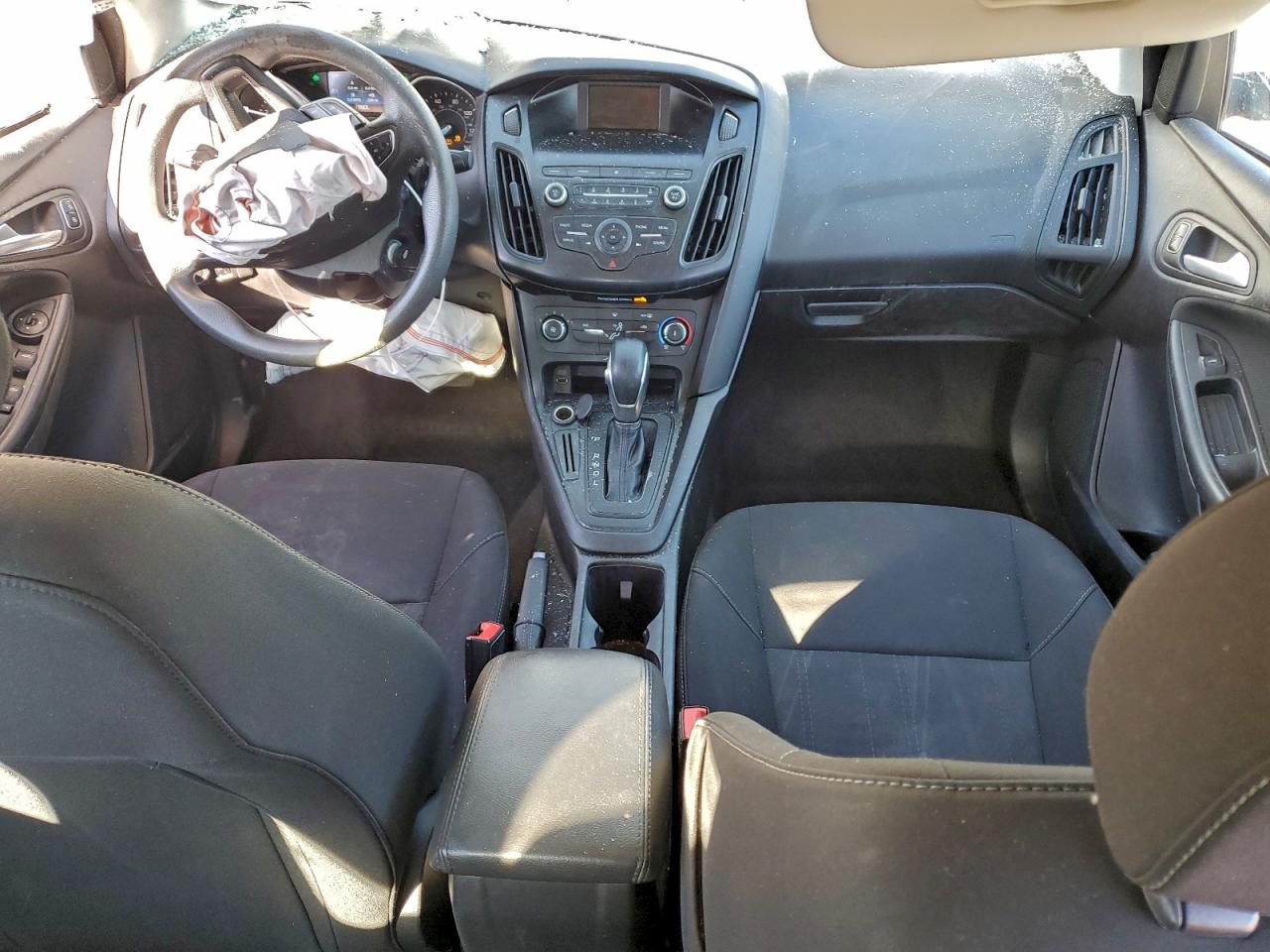 2018 Ford Focus Se VIN: 1FADP3F23JL223470 Lot: 93989355