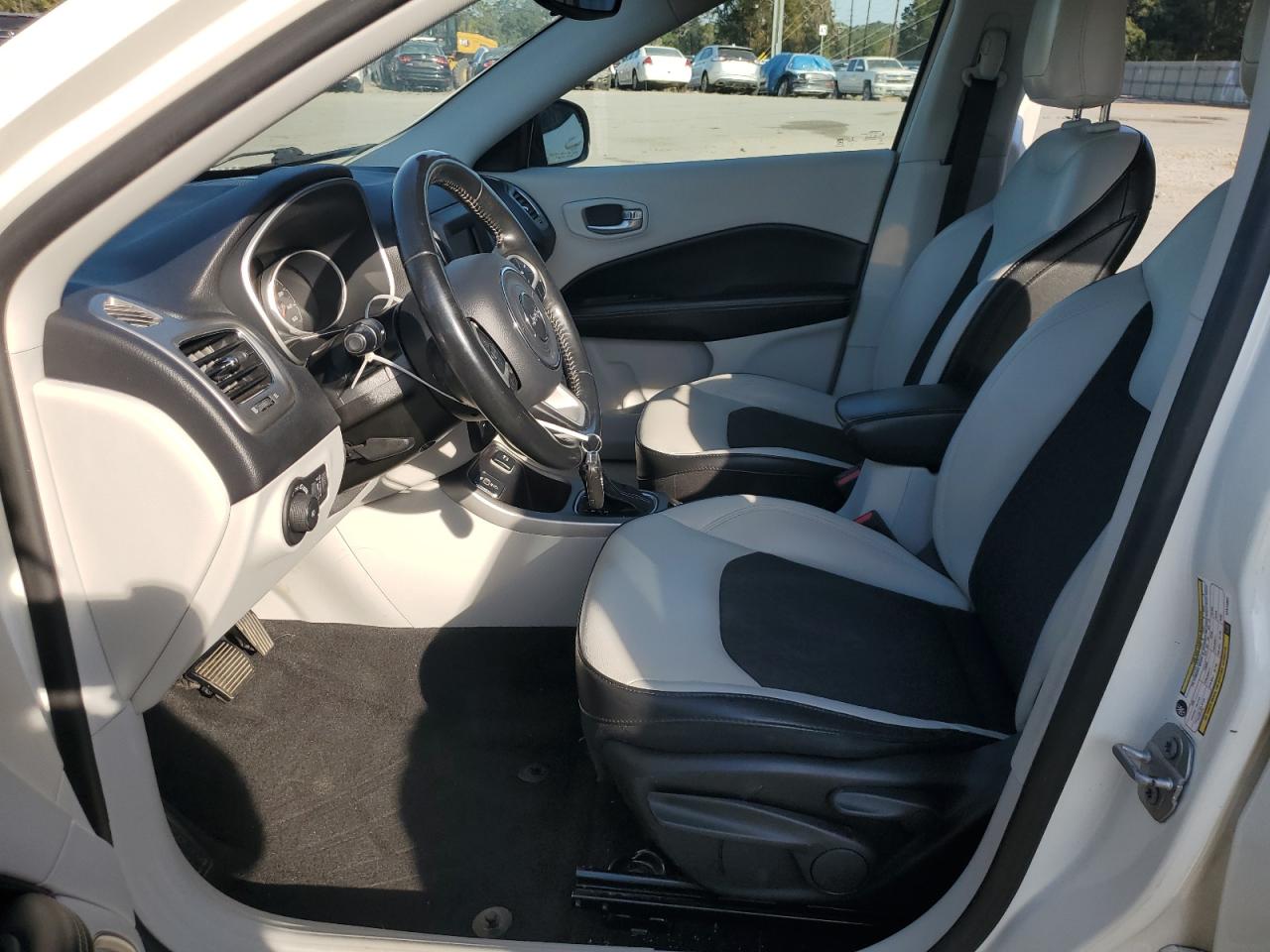 2019 Jeep Compass Latitude VIN: 3C4NJCBB3KT614937 Lot: 93606925