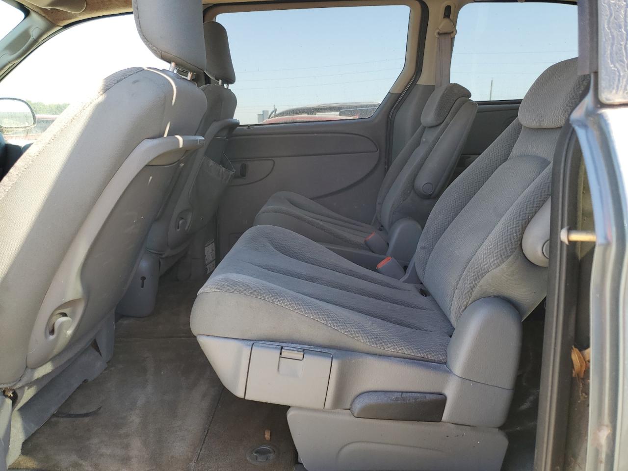 2005 Chrysler Town & Country Touring VIN: 2C4GP54L75R319744 Lot: 92461865