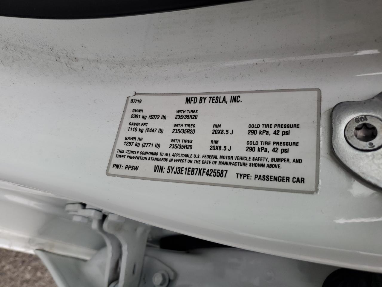 2019 Tesla Model 3 VIN: 5YJ3E1EB7KF425587 Lot: 92957365