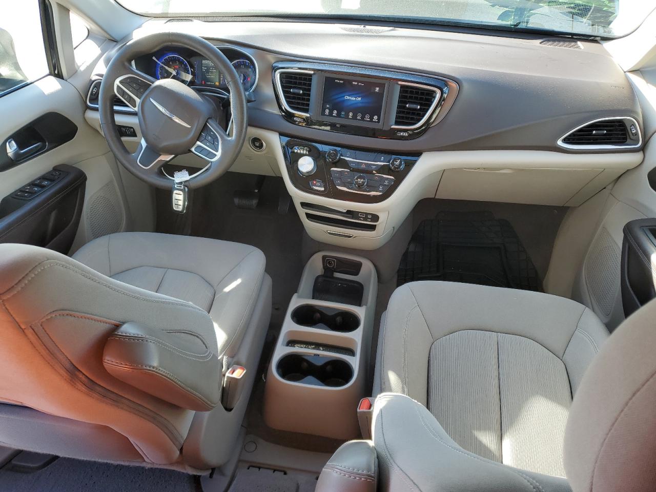 2020 Chrysler Voyager Lx VIN: 2C4RC1CG4LR131178 Lot: 92093755