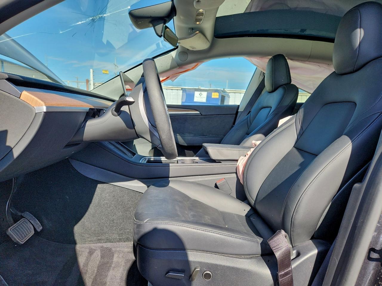 2025 Tesla Model Y VIN: 7SAYGDED1SA374784 Lot: 93721495