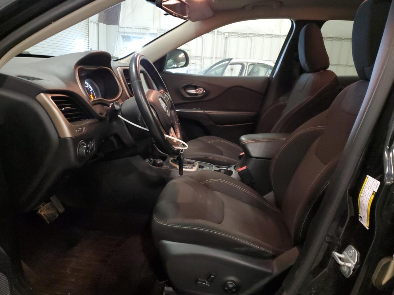 2016 Jeep Cherokee Latitude VIN: 1C4PJMCB6GW266419 Lot: 92580035