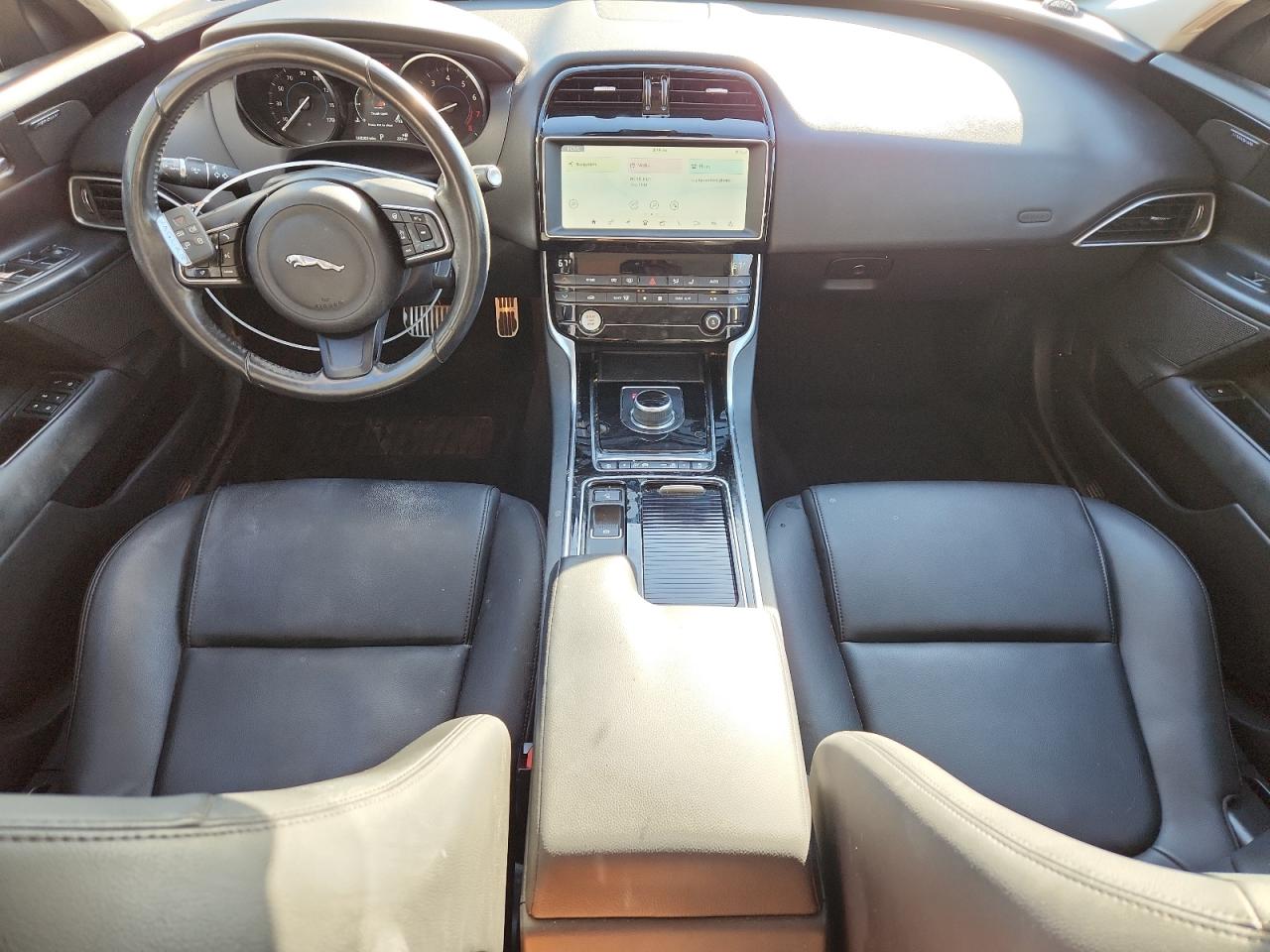 2019 Jaguar Xe Premium VIN: SAJAD4FX4KCP49424 Lot: 92873405