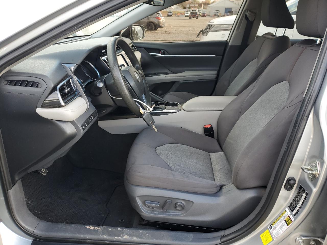 2020 Toyota Camry Le VIN: 4T1C11AK8LU915526 Lot: 92203505