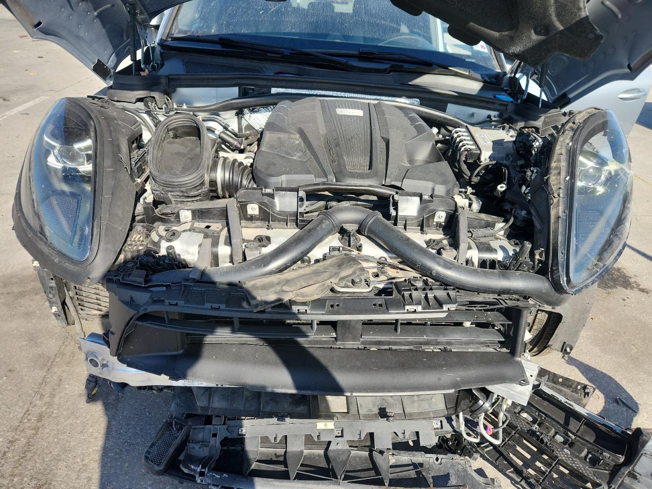 2020 Porsche Macan S VIN: WP1AB2A56LLB35084 Lot: 92722035