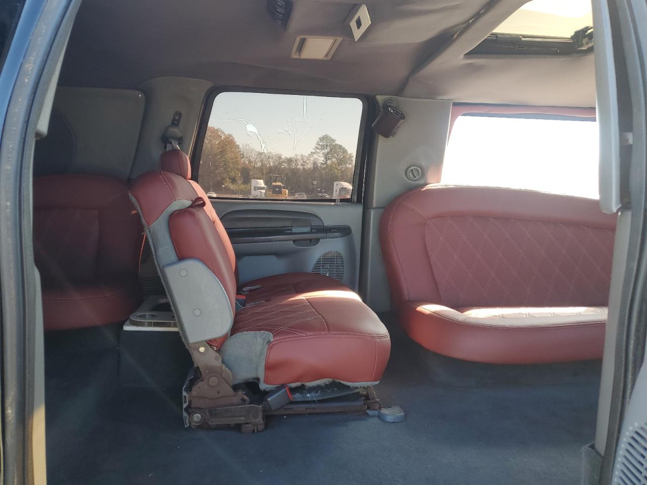 2004 Ford Excursion Xlt VIN: 1F1NU40S94ED25847 Lot: 89814175