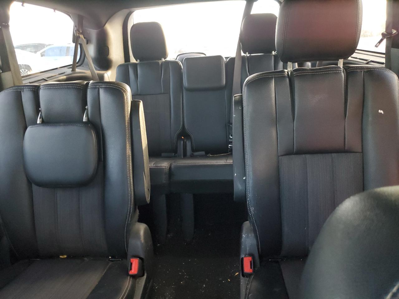 2015 Chrysler Town & Country S VIN: 2C4RC1HG6FR742276 Lot: 91706405