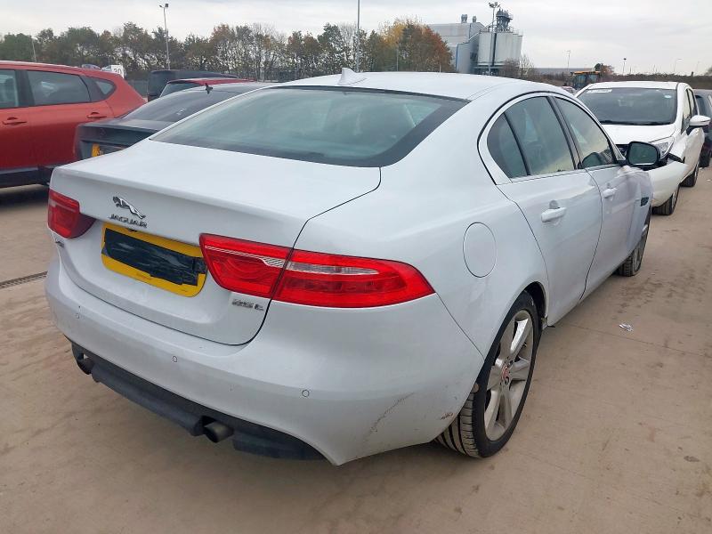 2015 JAGUAR XE 2.0 [240] PORTFOLIO 4DR AUTO