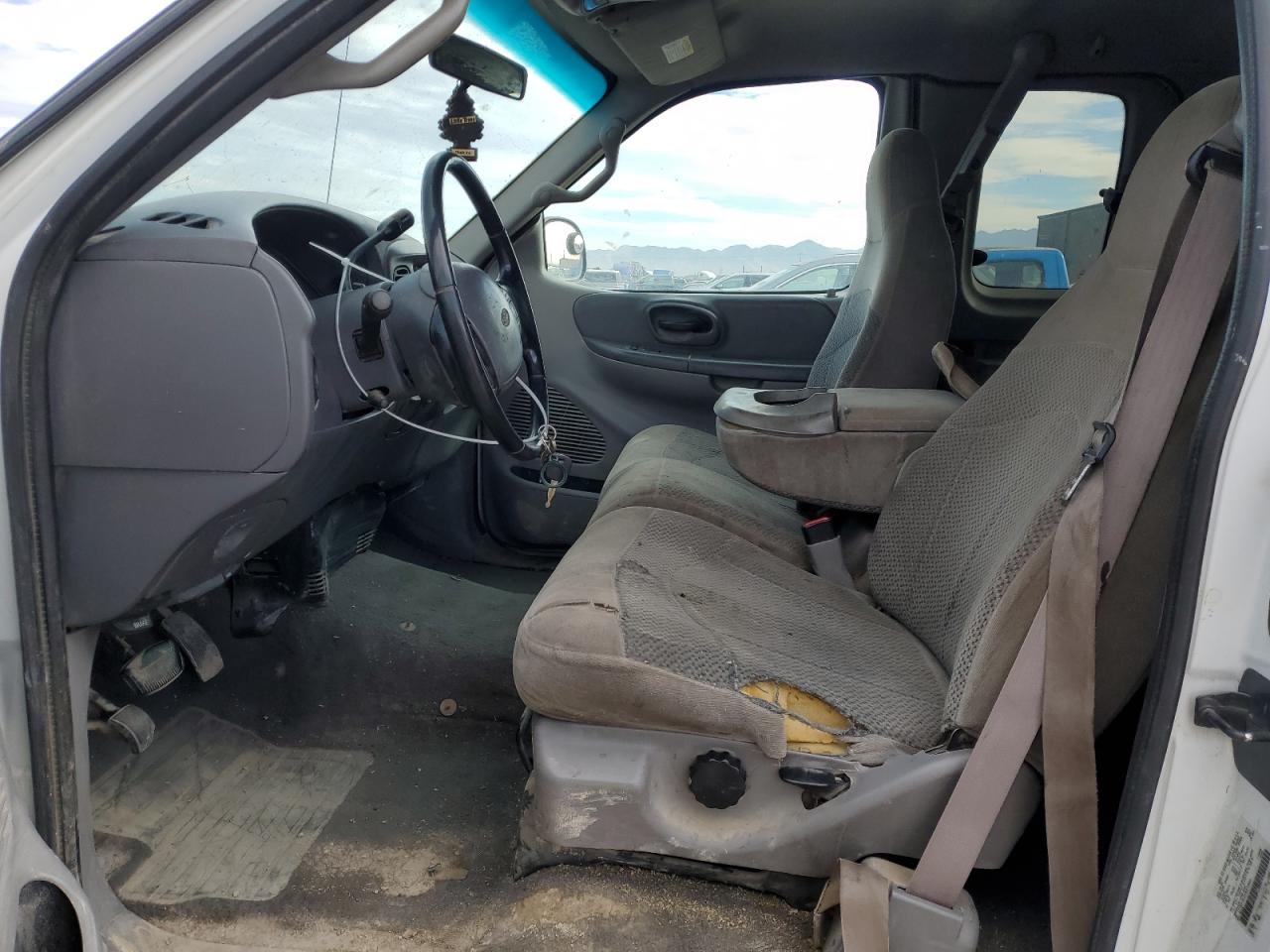 2001 Ford F150 VIN: 1FTRX18L01NA19000 Lot: 92156795