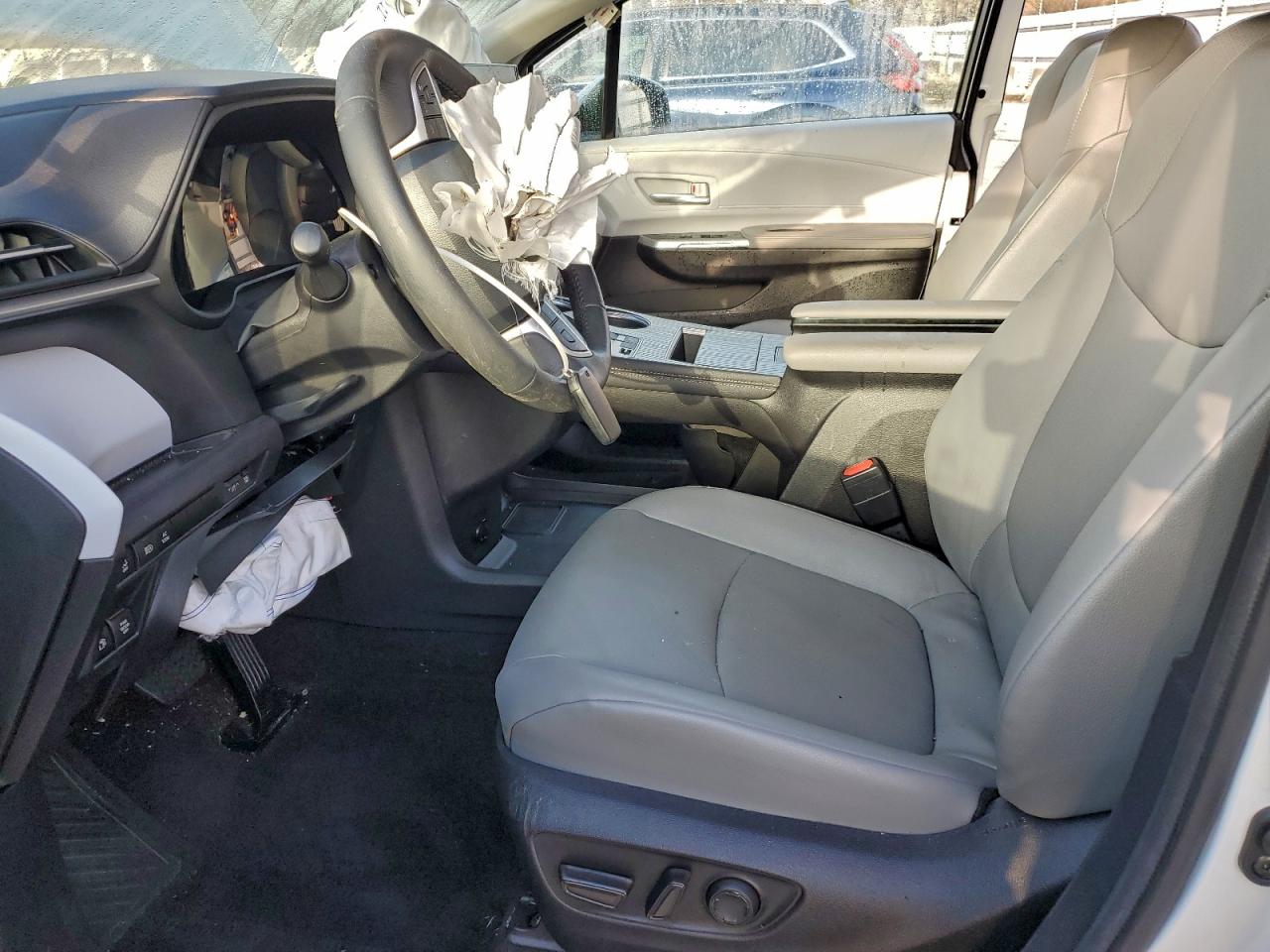 2025 Toyota Sienna Xle VIN: 5TDJRKEC3SS242144 Lot: 94318725