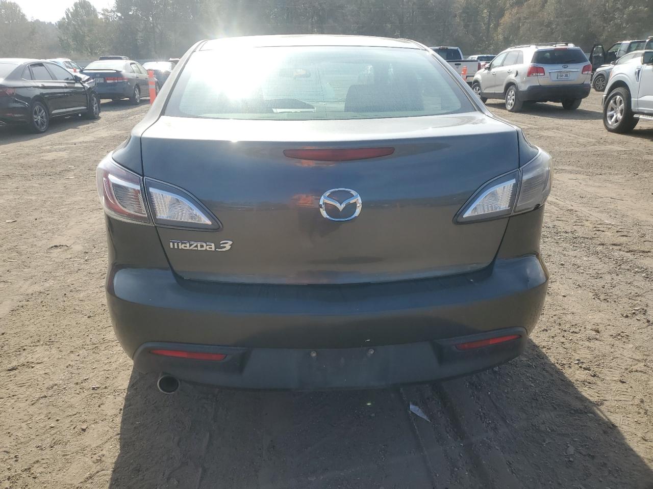 2011 Mazda 3 I VIN: JM1BL1VF9B1404432 Lot: 92036225