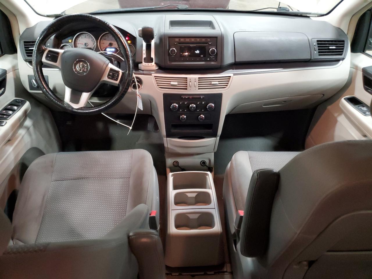 2011 Volkswagen Routan S VIN: 2V4RW4DG4BR805096 Lot: 92469205