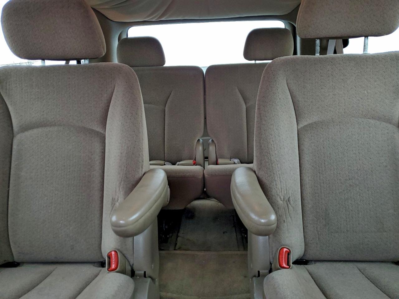 2002 Chrysler Town & Country Lx VIN: 2C4GP44382R697979 Lot: 93934765