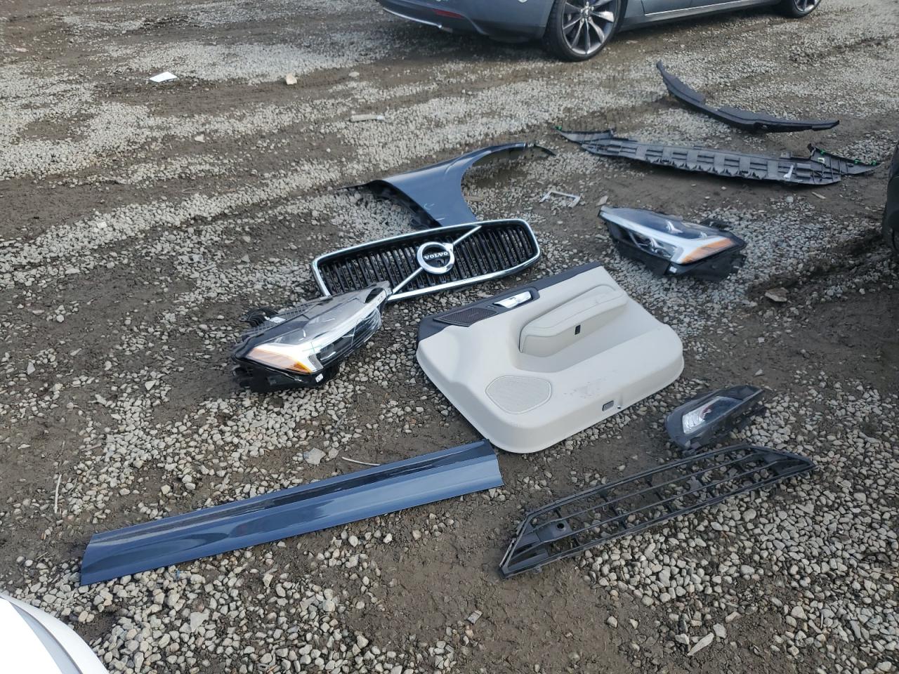 2021 Volvo Xc60 T5 Momentum VIN: YV4102DK8M1861483 Lot: 93274355