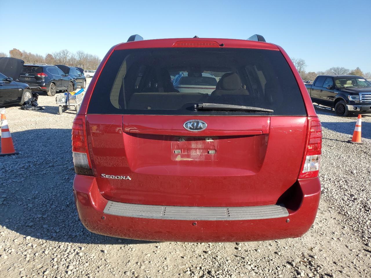 2011 Kia Sedona Lx VIN: KNDMG4C7XB6369235 Lot: 92930985