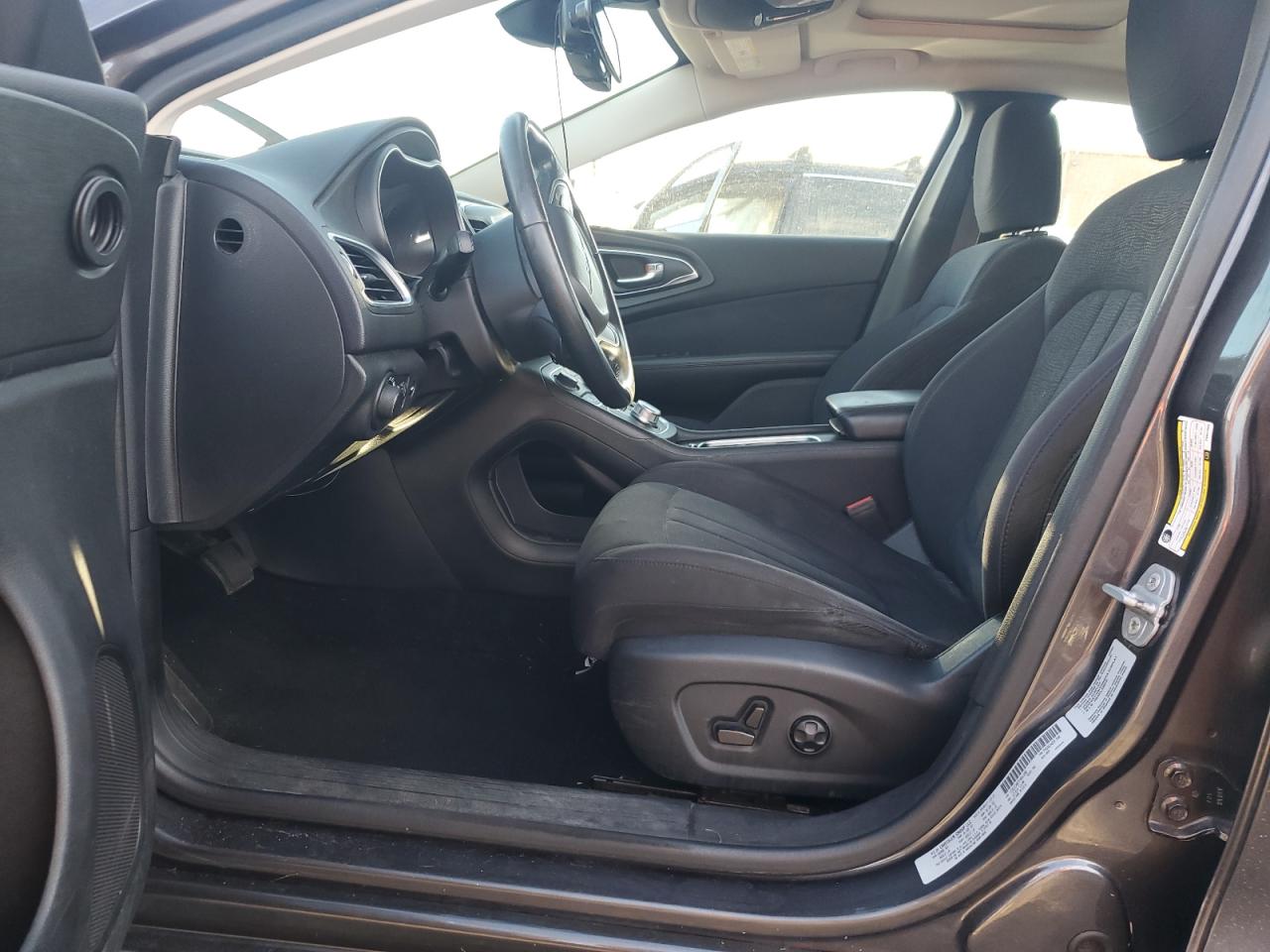 2015 Chrysler 200 Limited VIN: 1C3CCCAB7FN641958 Lot: 91252085