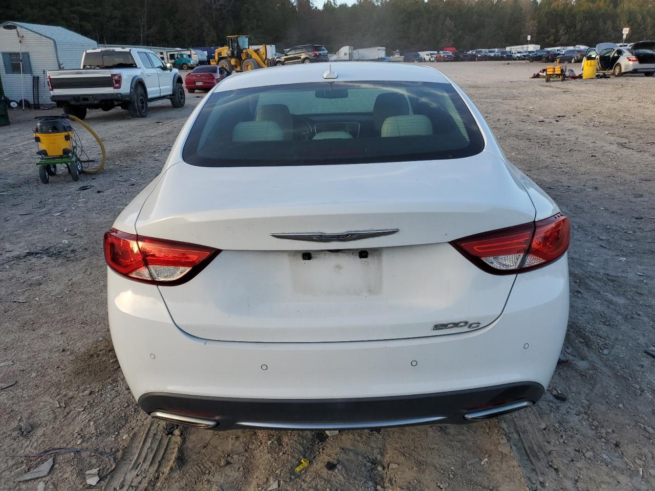 2015 Chrysler 200 C VIN: 1C3CCCCG4FN510513 Lot: 92380105