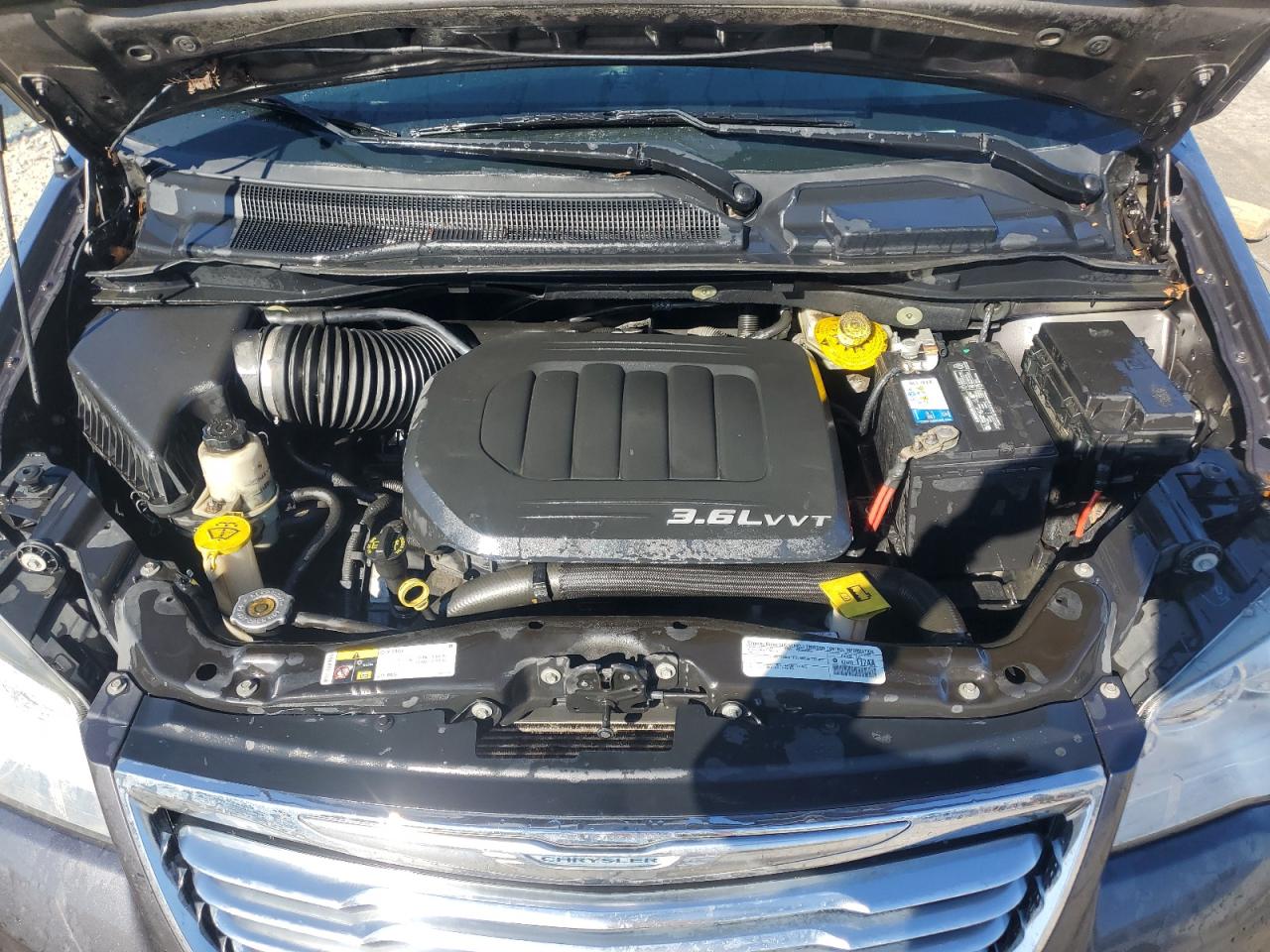 2015 Chrysler Town & Country Touring VIN: 2C4RC1BGXFR637586 Lot: 92186755