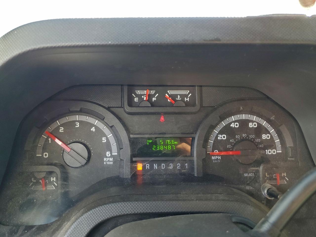 2015 Ford E350 Box Truck VIN: 1FDWE3FL8FDA04700 Lot: 92672485