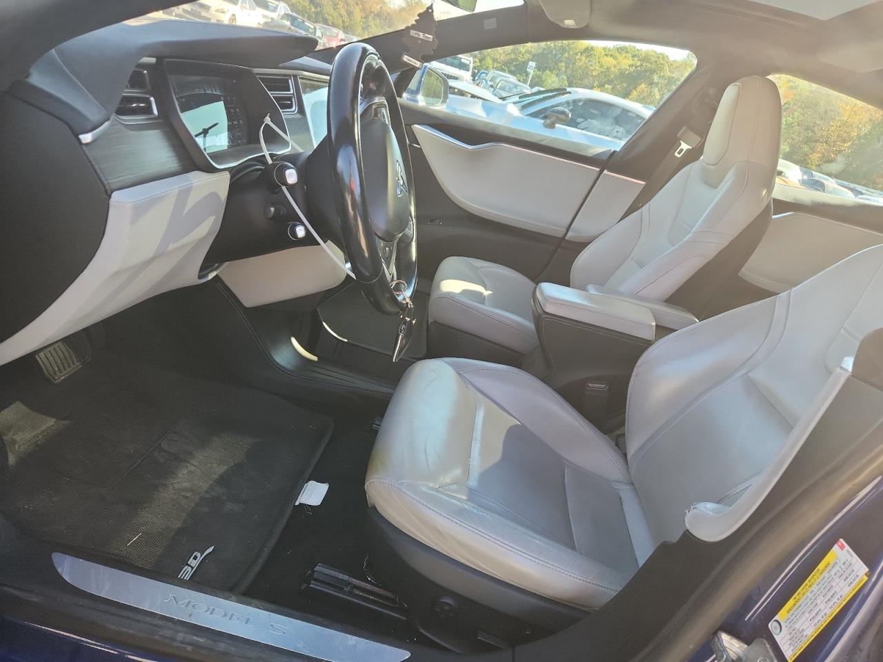 2015 Tesla Model S VIN: 5YJSA1E22FF105333 Lot: 90447015