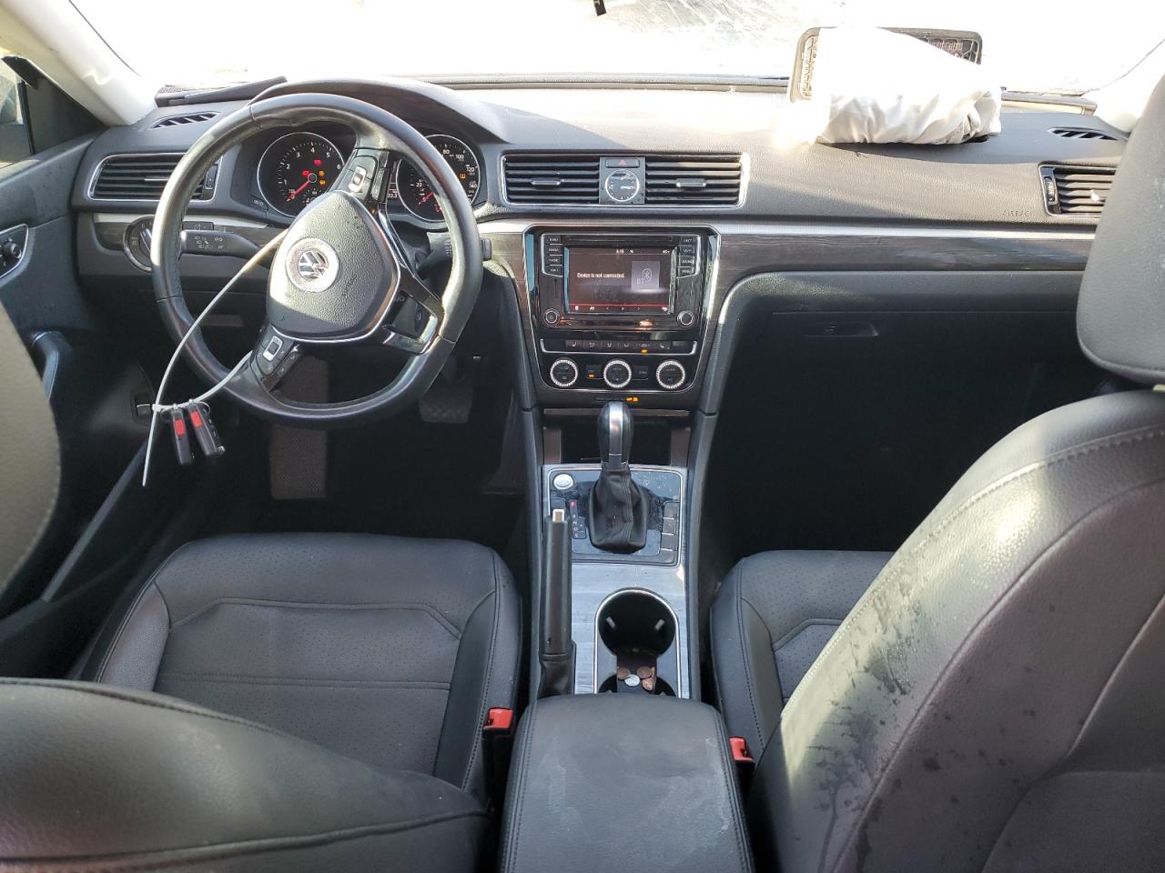 2017 Volkswagen Passat Se VIN: 1VWBT7A37HC067624 Lot: 92442155