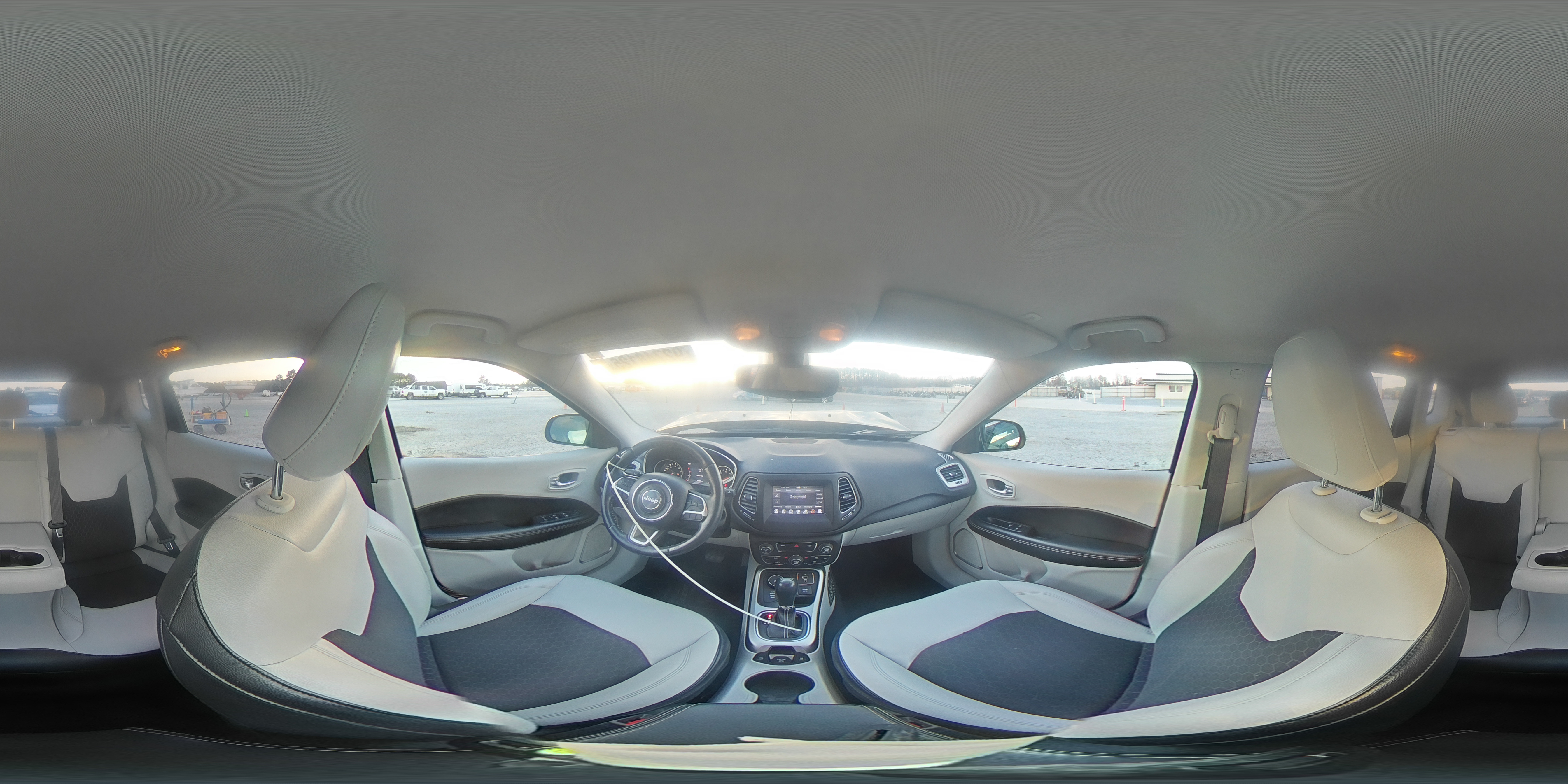 2018 Jeep Compass Latitude VIN: 3C4NJDBB5JT138677 Lot: 92748125