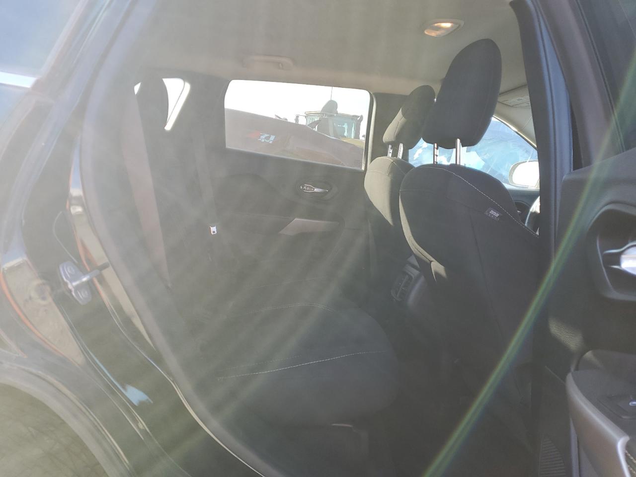 2017 Jeep Cherokee Latitude VIN: 1C4PJMCS6HW655501 Lot: 92485885