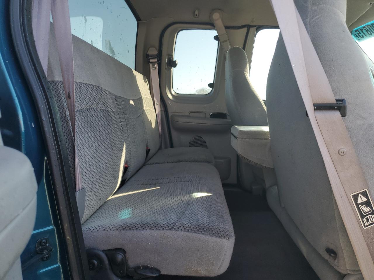 2000 Ford F150 VIN: 1FTRX17W8YNA75949 Lot: 92820815