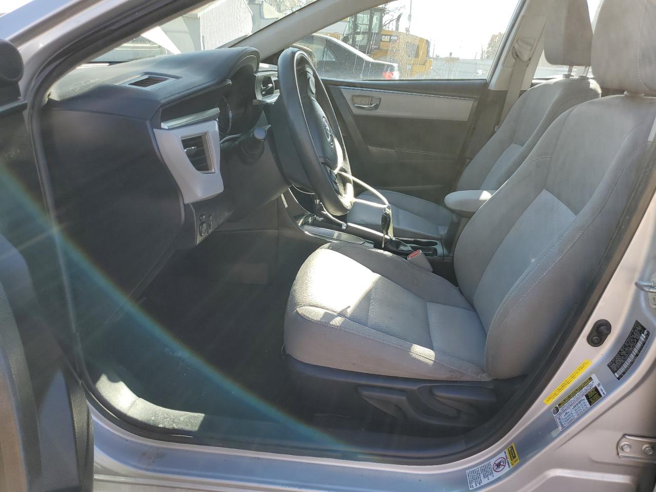 2015 Toyota Corolla L VIN: 5YFBURHE1FP255403 Lot: 92505575