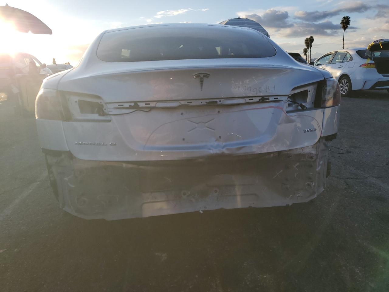 2015 Tesla Model S VIN: 5YJSA1E22FF119619 Lot: 93091905