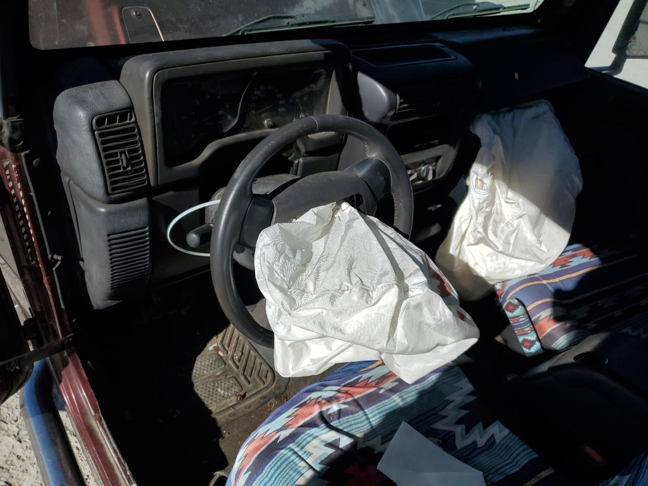 2002 Jeep Wrangler / Tj Sport VIN: 1J4FA49S12P703467 Lot: 93005485